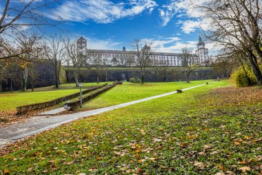 Marienberg Kalesi 'ndeki parkın güzel manzarası. Wurzburg 'da. Almanya.