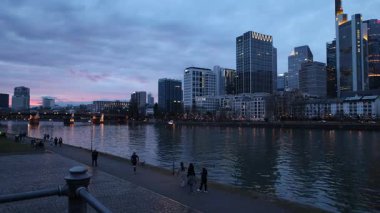 Frankfurt şehrinin manzarası.