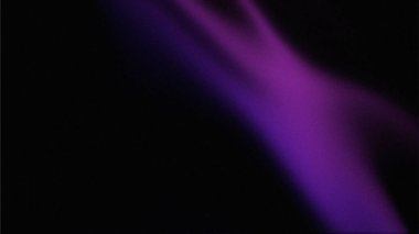 Siyah arka planda mor ışık. mor çizgileri olan siyah arkaplan