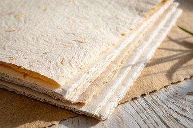 İnce taze ekmek tabakası