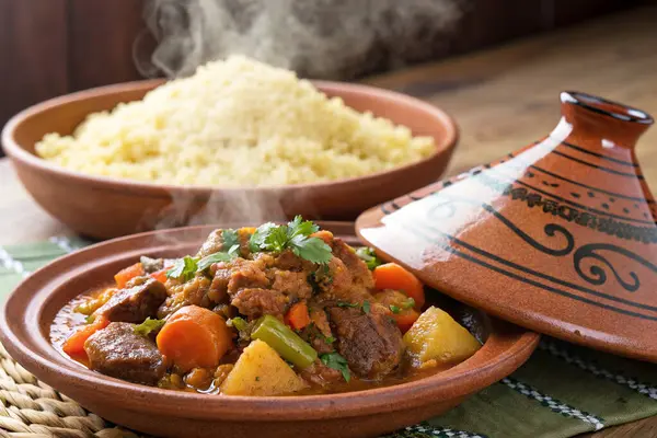 Geleneksel Arap yemekleri. Geleneksel Arap yemekleri