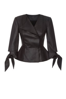 Beyaz arka plan üzerinde izole kadın klasik siyah ceket