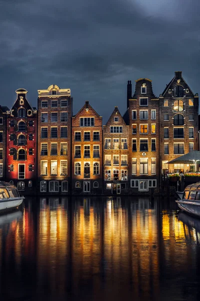 Nacht Dansen Huizen Amsterdamse Gracht Damrak Holland Nederland — Stockfoto