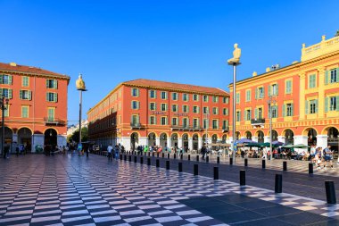 Nice, Fransa - 04 Kasım 2024: Nice, Fransa 'daki Plaza Massena Meydanı