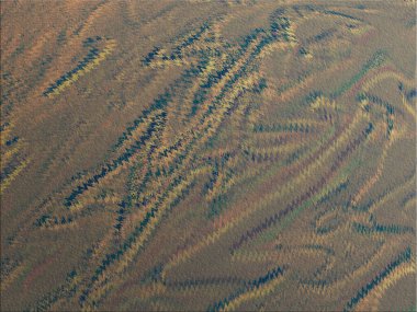 Renkli dinamik dalgaların bulanık arkaplanı olan soyut bir arkaplan. Dalga tasarımı için uygun tasarım