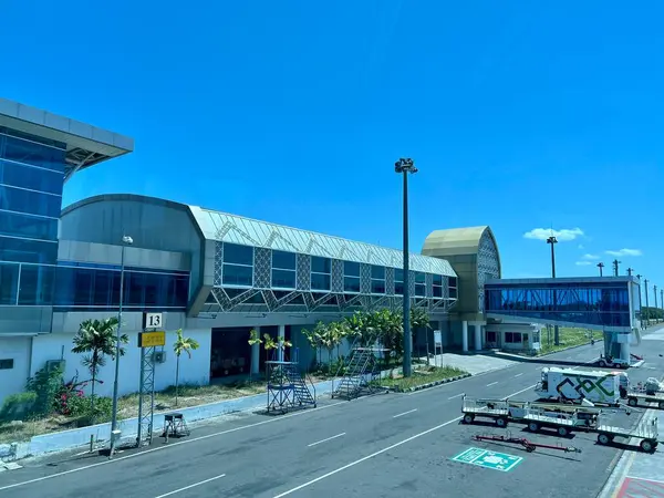 Lombok, 13 Eylül 2024. Lombok Uluslararası Havaalanı 'nın fotoğrafı. Günün ortasında sıcak atmosferli.