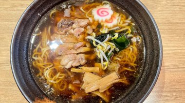 Lezzetli Asya yemeklerinin yakın görüntüsü