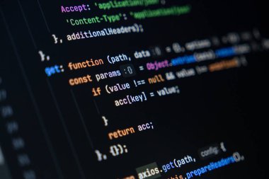 Renkli javascript kodlu bilgisayar ekranının kapatılması, fonksiyona odaklanma ve anahtar sözcükler, yazılım geliştirme ve kodlama 