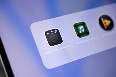 Poznan, Polonya - 15 Mayıs 2025: Bir Apple macOS arayüzü üzerindeki DaVinci Kontrol Panelleri uygulama simgesi, yaratıcı üretim iş akışı yönetimi ve donanım entegrasyonunu gösteren