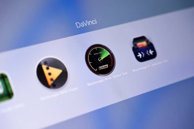 Poznan, Polonya - 15 Mayıs 2025: Apple MacOS arayüzü üzerinde Blackmagic RAW Speed Test uygulaması simgesi, donanım kriterleme ve iş akışı optimizasyonu