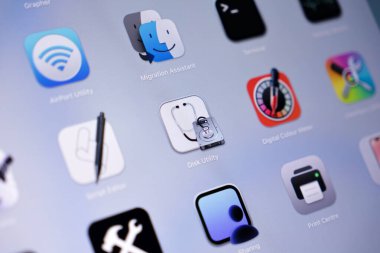 Poznan, Polonya - 15 Mayıs 2025: Apple MacOS arayüzü üzerindeki Disk Aracı uygulama simgesi, temel sürüş sağlığı izleme, hassas veri yönetimi ve etkili depolama sorunları