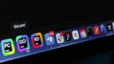 Poznan, Polonya - 30 Nisan 2025: İşbirlikçi arayüz ve ürün tasarımı için lider bir platformu temsil eden dijital ekrandaki Figma uygulama simgesi