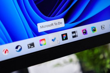 Poznan, Polonya - 6 Haziran 2025: Microsoft To Do uygulama simgesi Windows 11 masaüstü görev çubuğunda sunuldu ve fare imleci verimliliğin modernleştirilmesi için seçimini belirtiyor