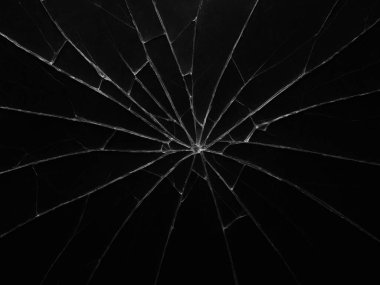 kırılmış cam üzerinde siyah