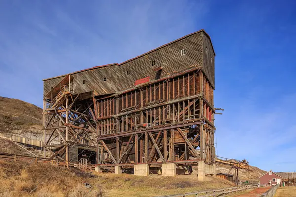 stock image The old wooden coal tipple at the Atlas Coal Mine National Historic Site near East Coulee in the Red Deer River Valley, Alberta