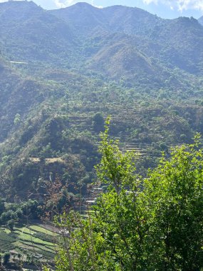 Sabahları dağların güzel manzarası