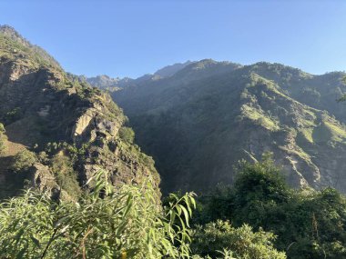 Dağlardaki güzel dağ manzarası