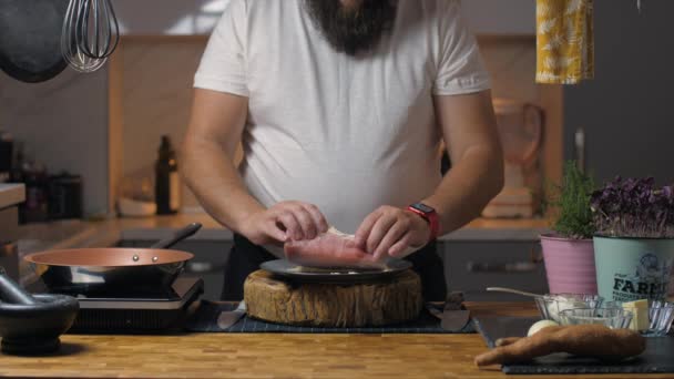 Homme Cuisine Maison Images Haute Qualité — Video