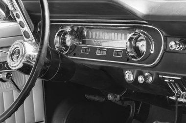 Hilton Beach, Ontario, Kanada - 27 Temmuz 2024: 1964 1 / 2 Ford Mus