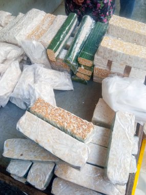 Manavda çeşitli ambalajlarda fırtına yığınları