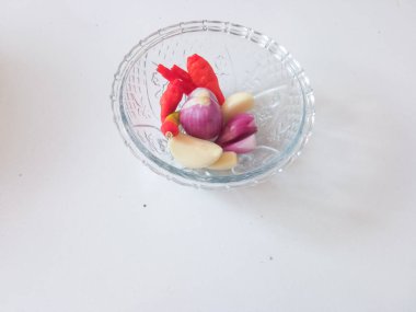 Kırmızı biber, arpacık soğanı, sarımsak...