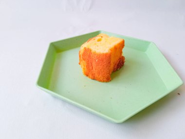 Lezzetli limonlu kek parçaları.