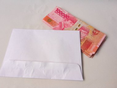 Resim, çeşitli IDR Endonezya Rupiahlarının resimleri, Peruri tarafından basılmış 100.000 para kağıdı, 100.000 rupi, Seratus ribu rupiah uang kertas IDR