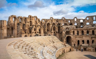 El Jem (Thysdrus), Tunus 'taki Roma amfitiyatrosunun iç kesimlerinden bir panorama