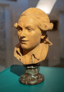 Fransız Devrimci Augustin Robespierre 'in 1791' de Fransız Devrimi Müzesi 'nde heykeltıraş Claude Andre Deseine tarafından yapılan bir teras büstü..