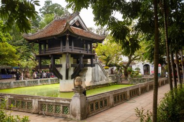 Kış manzarası Ba Dinh, Hanoi, Vietnam 'da bir Pillar Pagoda.