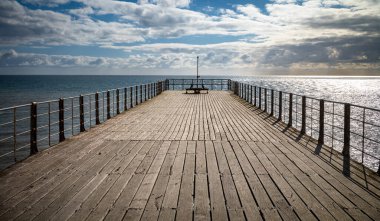 Batı Sussex, İngiltere 'deki Bognor Regis İskelesi' nden İngiliz Kanalı 'na bakan bir manzara..