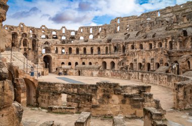 El Jem (Thysdrus), Tunus 'taki Roma amfitiyatrosunun iç kesimlerinden bir panorama