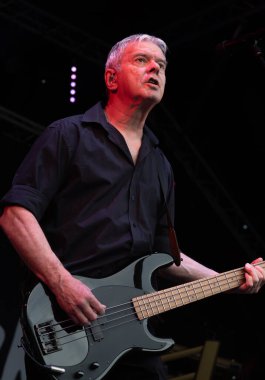 Guildford / UK - 29 Haziran 2024: Orijinal grup üyesi Jean-Jacques Burnel Guildford, Surrey, İngiltere 'de The Stranglers ile konser verdi.
