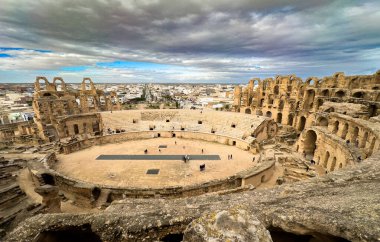 El Jem (Thysdrus), Tunus 'taki Roma amfitiyatrosunun iç kesimlerinden bir panorama