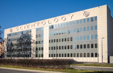 Milano, İtalya 'daki modern Scientology Kilisesi' nin dış cephesi..