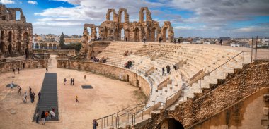 El Jem (Thysdrus), Tunus 'taki Roma amfitiyatrosunun iç kesimlerinden bir panorama
