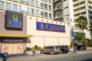 Afrika Prenses Kumarhanesi 'nin girişi Tanzanya' nın Dar es Salaam kentindeki Sheraton Hotel 'in Dört Noktası' nda yer almaktadır..