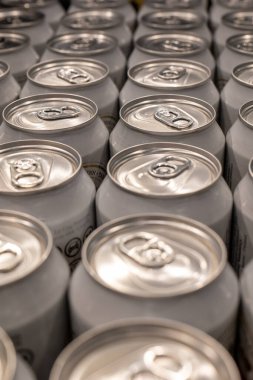 Alüminyum bira ya da soda kutularına yakın çekim