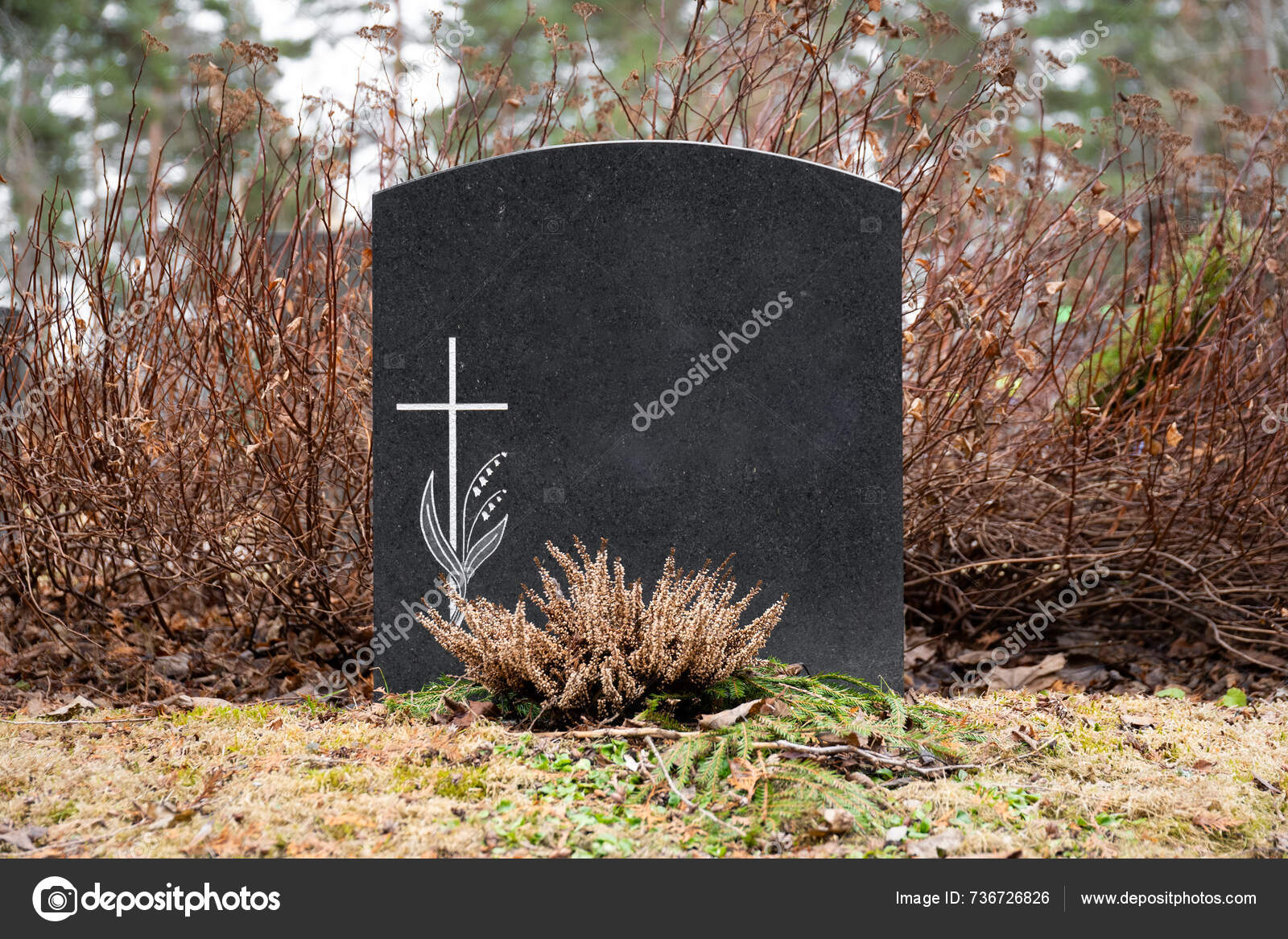 Una Lápida Blanco Cementerio Durante Primavera — Foto de stock ...