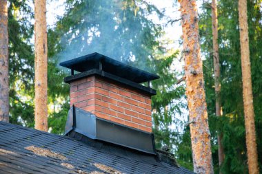 bacadan yükselen duman