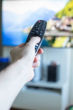 Uzaktan kumandayı televizyona çevirme