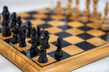 Tahta satranç tahtasını kapat