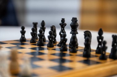 Tahta satranç tahtasını kapat