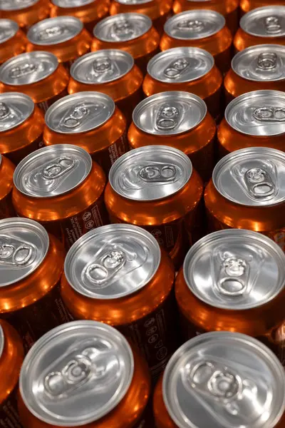 Parlak Turuncu Soda Kutuları