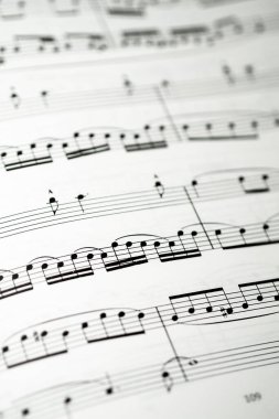 Müzik notalarıyla notaları kapat