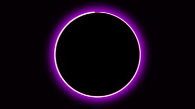 Neon hattı dairesi. Mavi neon ışığı parlayan kenar. Şık neon çerçeve. Çember biçimli çerçeve mavi renk siyah arkaplanda parlıyor.