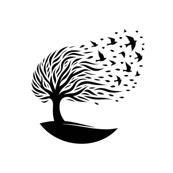 Kuşların uçtuğu ağaç silueti 