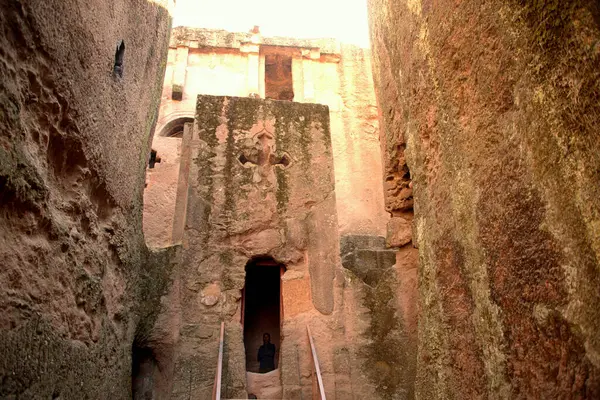 stock image Lalibela, northern Ethiopia famous for its monolithic rock-hewn churches. Lalibela is one of Ethiopia's holiest cities and a center of pilgrimage. It is located in the Amara region