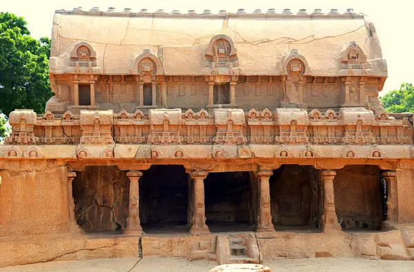 Hindistan 'ın güneyindeki Tamil Nadu eyaletinin Hint kenti. Mamallapuram, günümüzde UNESCO Dünya Mirası Listesi 'nde yer alan bir arkeoloji parkı..