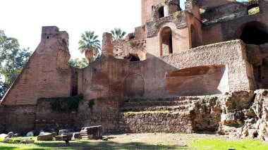 İTALYA, ROME-Piazza Vittorio, bahçeler ve antik Roma kalıntıları